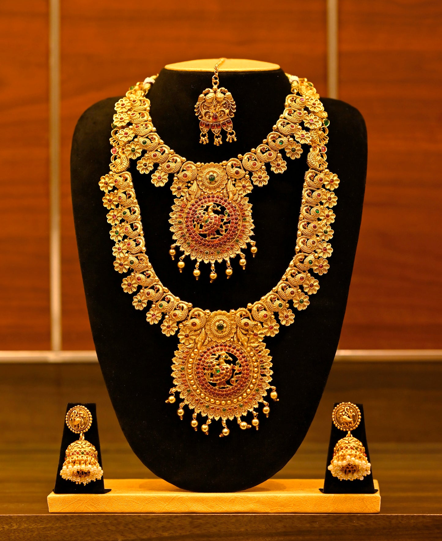 Regal Elegance Bridal Jewellery Set