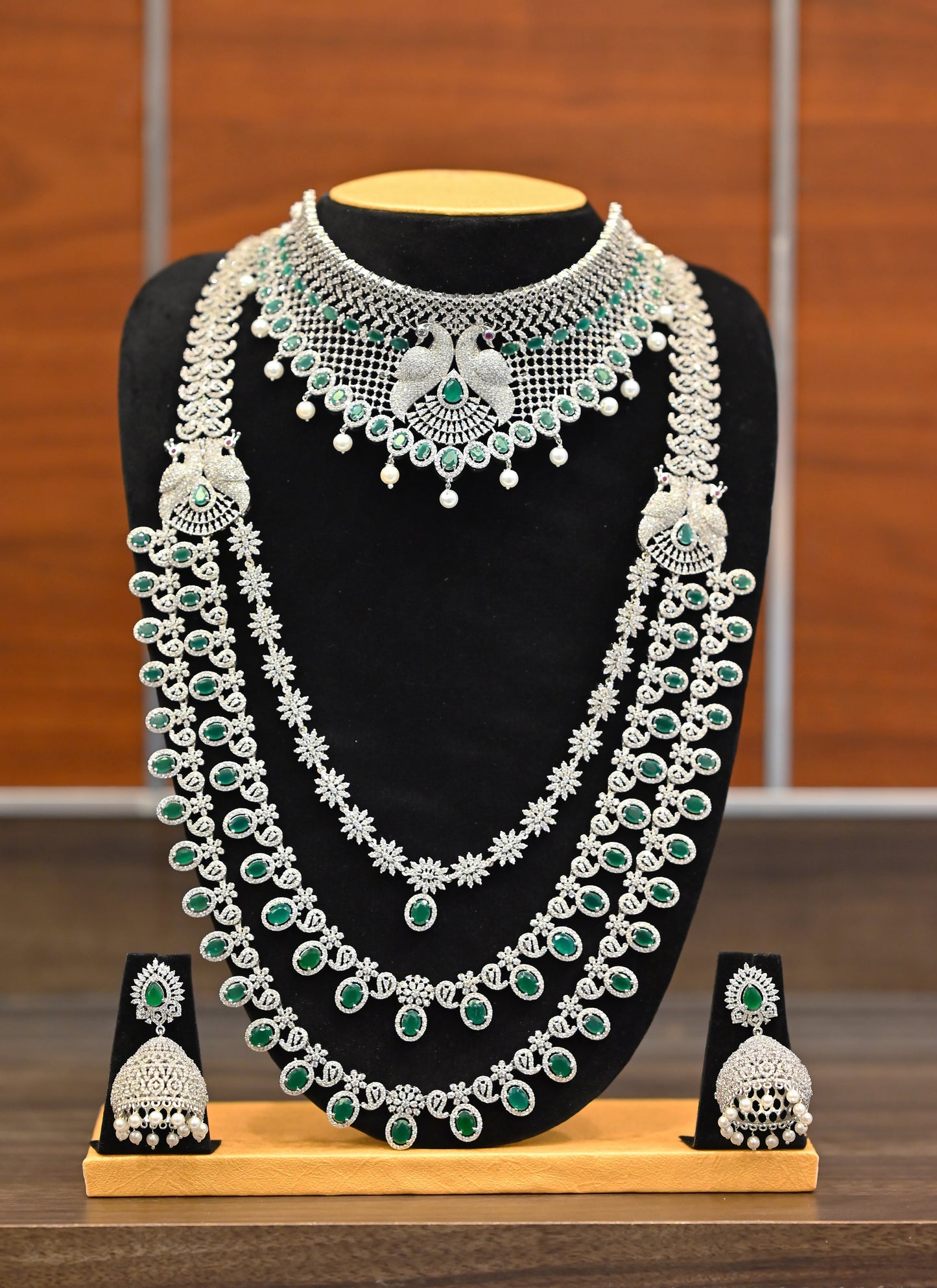 White Peacock Splendour Bridal Jewellery Set